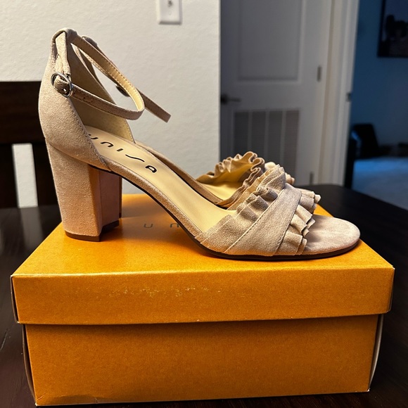 UNISA Sandals - Picture 2 of 5